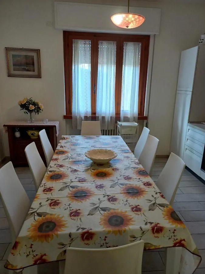 Villa Ester Camaiore 0*,